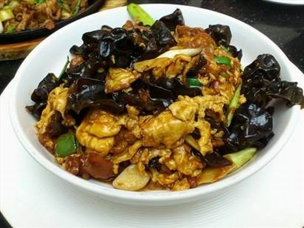  p>醋溜苜蓿是一道美味的 a href="#" data-lemmaid="10897939">菜肴 