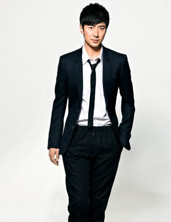 四海养大的,妻子是 a target="_blank" href="/item/白尚武/5686945"