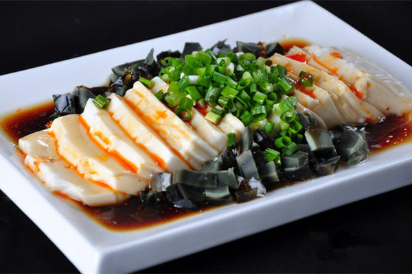  p>皮蛋豆腐是一道 a href="#">家常 /a> a href="#">凉拌菜 /a>,主要