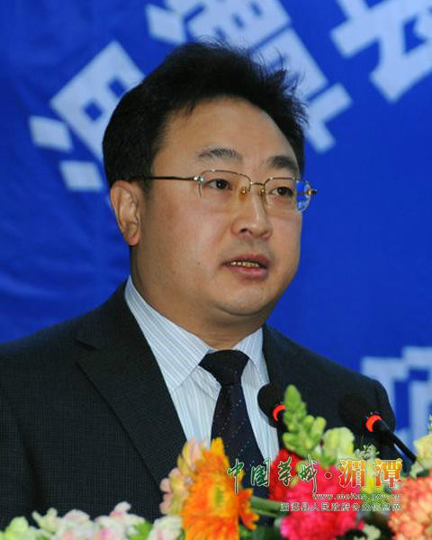 男,中国国籍,曾任贵州省湄潭县委常委,县人民政府副县长