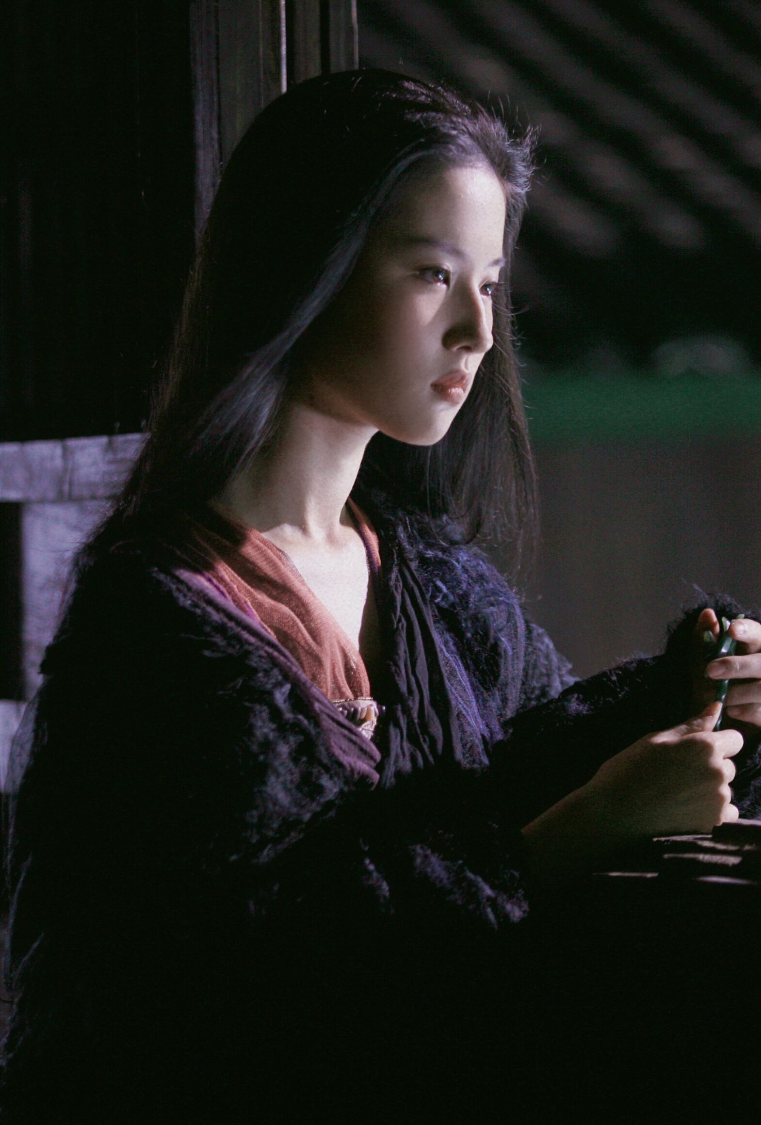  p>刘亦菲,1987年8月25日出生于湖北省武汉市,华语影视女演员,歌手