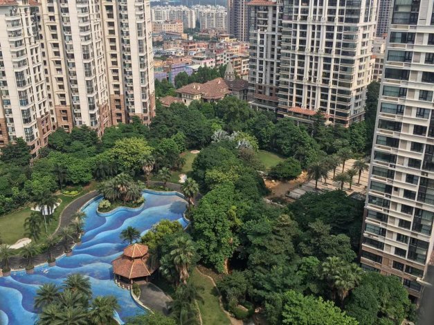 香江华府,西一墙之隔临雅河变电站,是四川中盟联创于德阳新旌南打造的