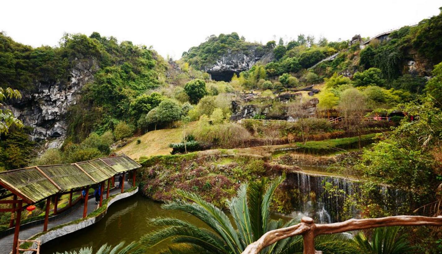  p>龙山自然风景区位于 a target="_blank" href="/item/揭西县