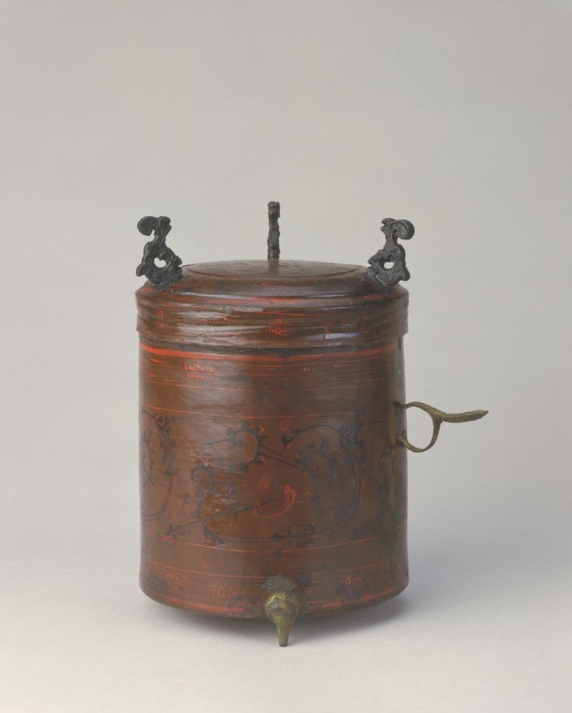 西汉彩绘漆云凤纹樽