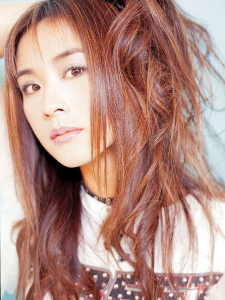 《再也不想回到从前》是刘婕作词,作曲并演唱的歌曲,收录于专辑