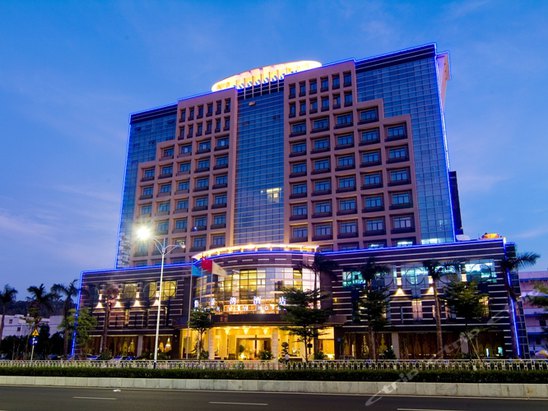  p>深圳怡景湾大酒店坐落于深圳龙岗中心城区清林路,交通便利.