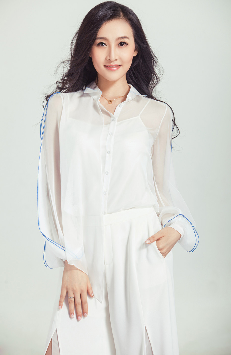  p>钱璇,出生于江西省,毕业于 a target="_blank" href="/item/中央