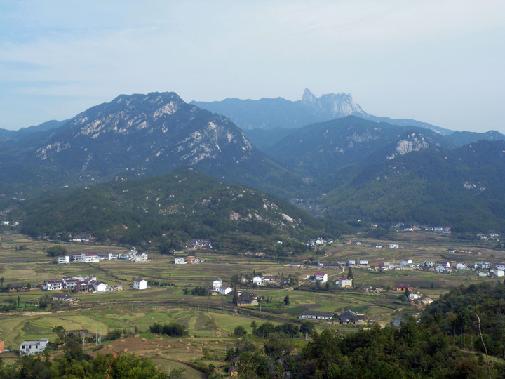  p> b>大别山脉 /b>,狭义指大别山, b>广义指桐柏山—大别山这个相连