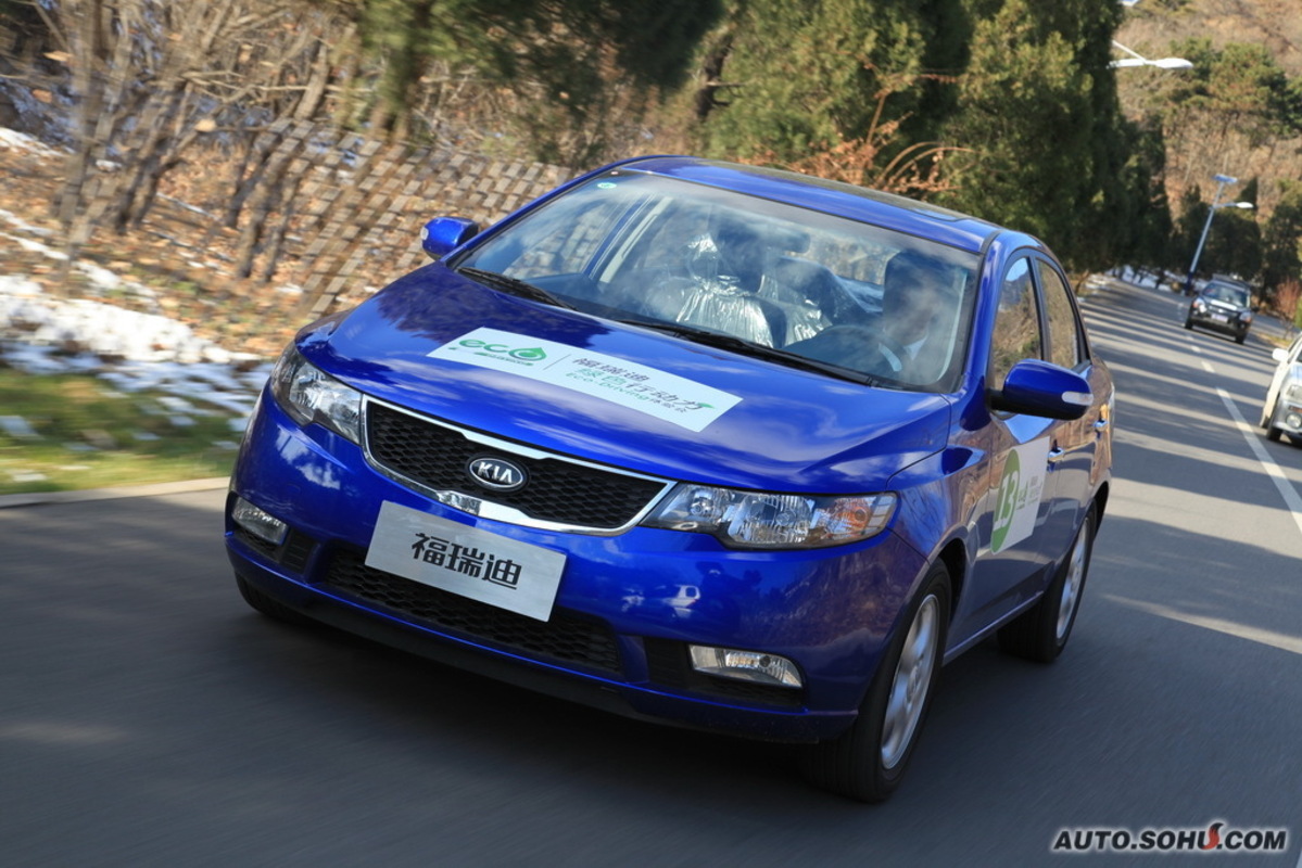  p>起亚福瑞迪是起亚新一代全球战略车型,起亚福瑞迪(forte)是起亚