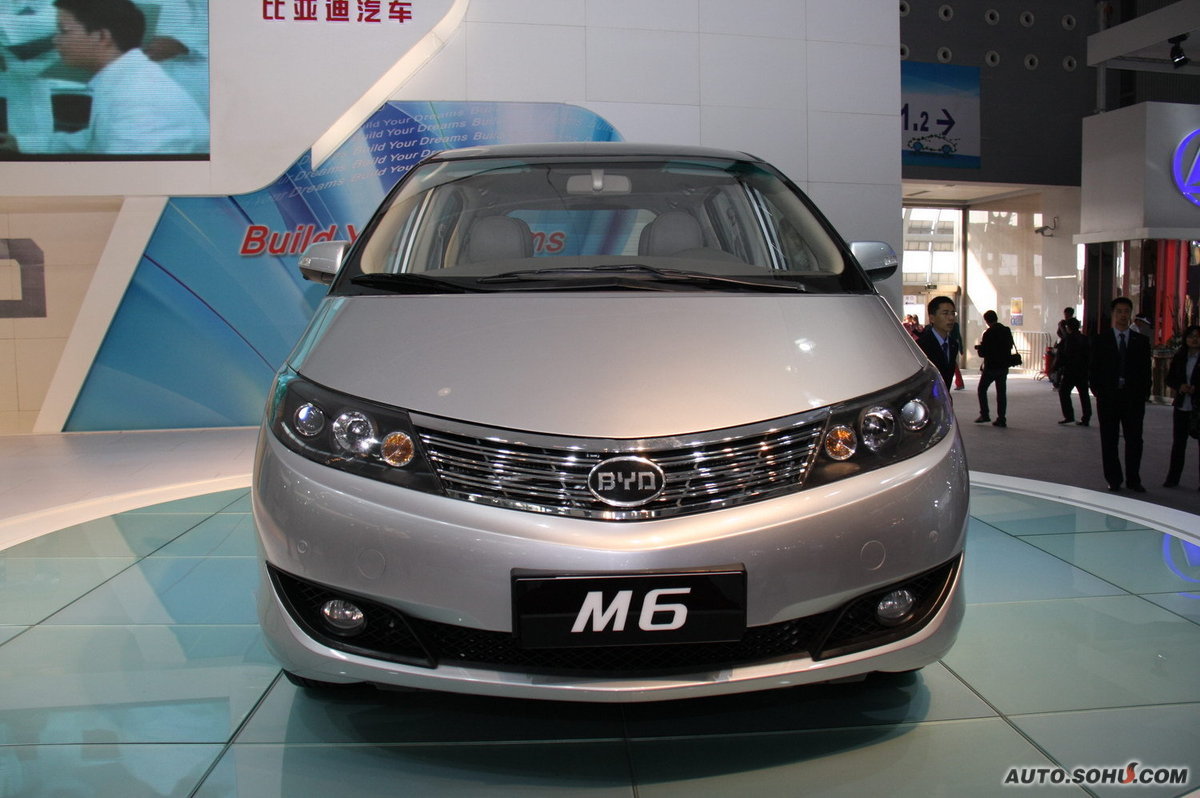比亚迪m6