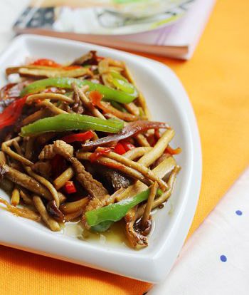 五彩椒炒蘑菇