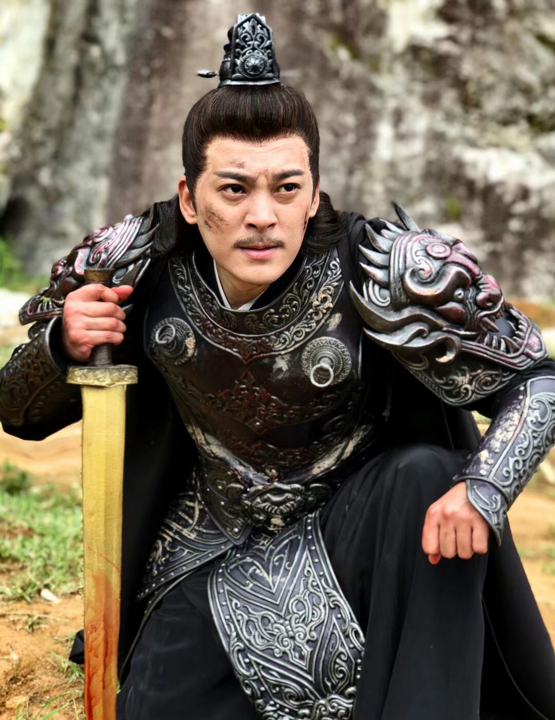  p>孔明,中国内地影视演员,出品人,出生于江苏,身高181cm,曾服役于