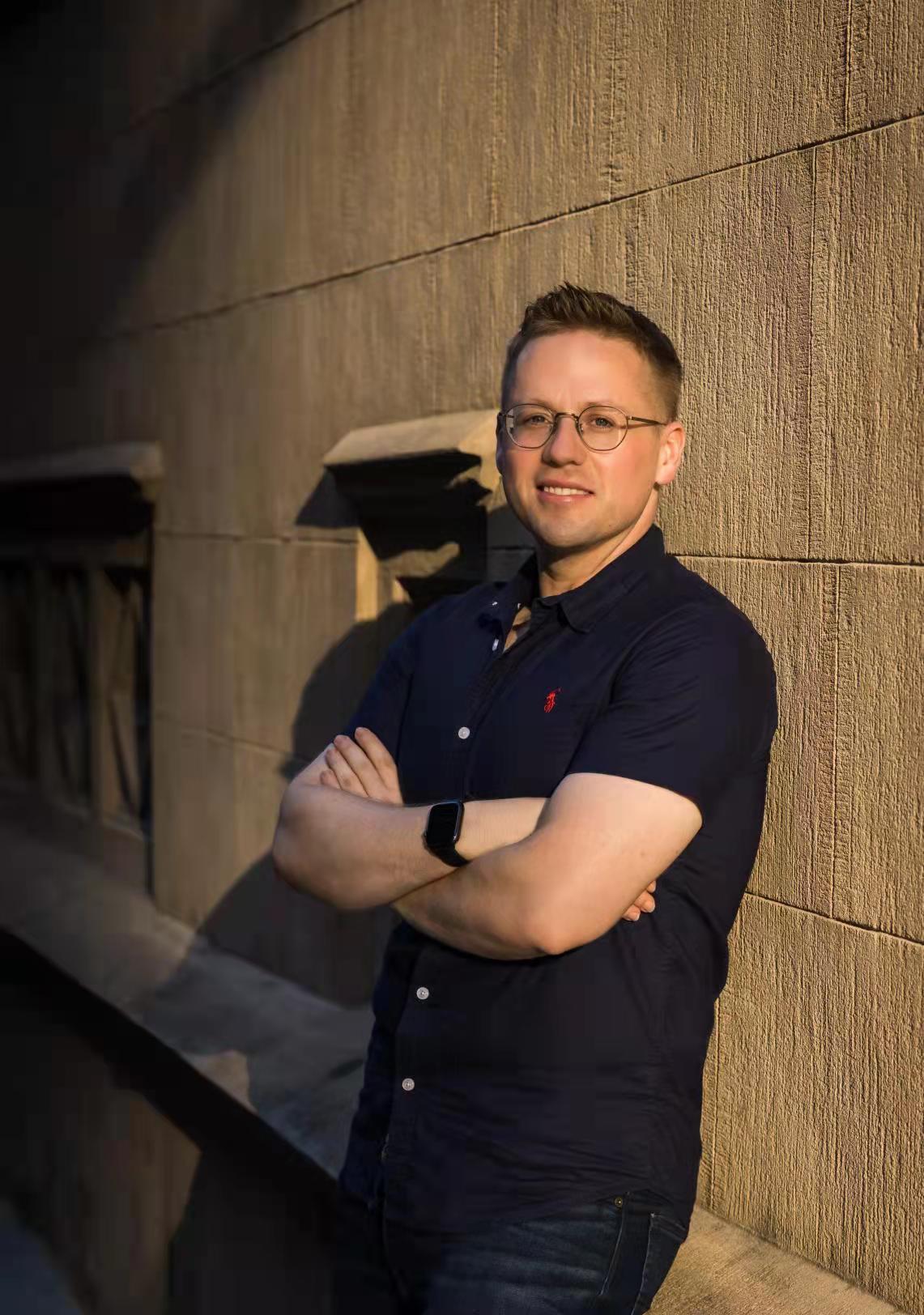 曾是来自德国的中国女婿,原名thomas derksen,别名阿福thomas,1988年