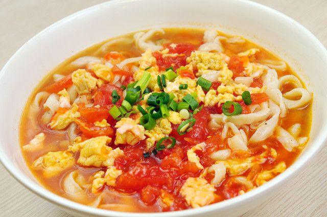  p data-id="go0mn7a1k2">西红柿鸡蛋面是一道家常面食, a target="
