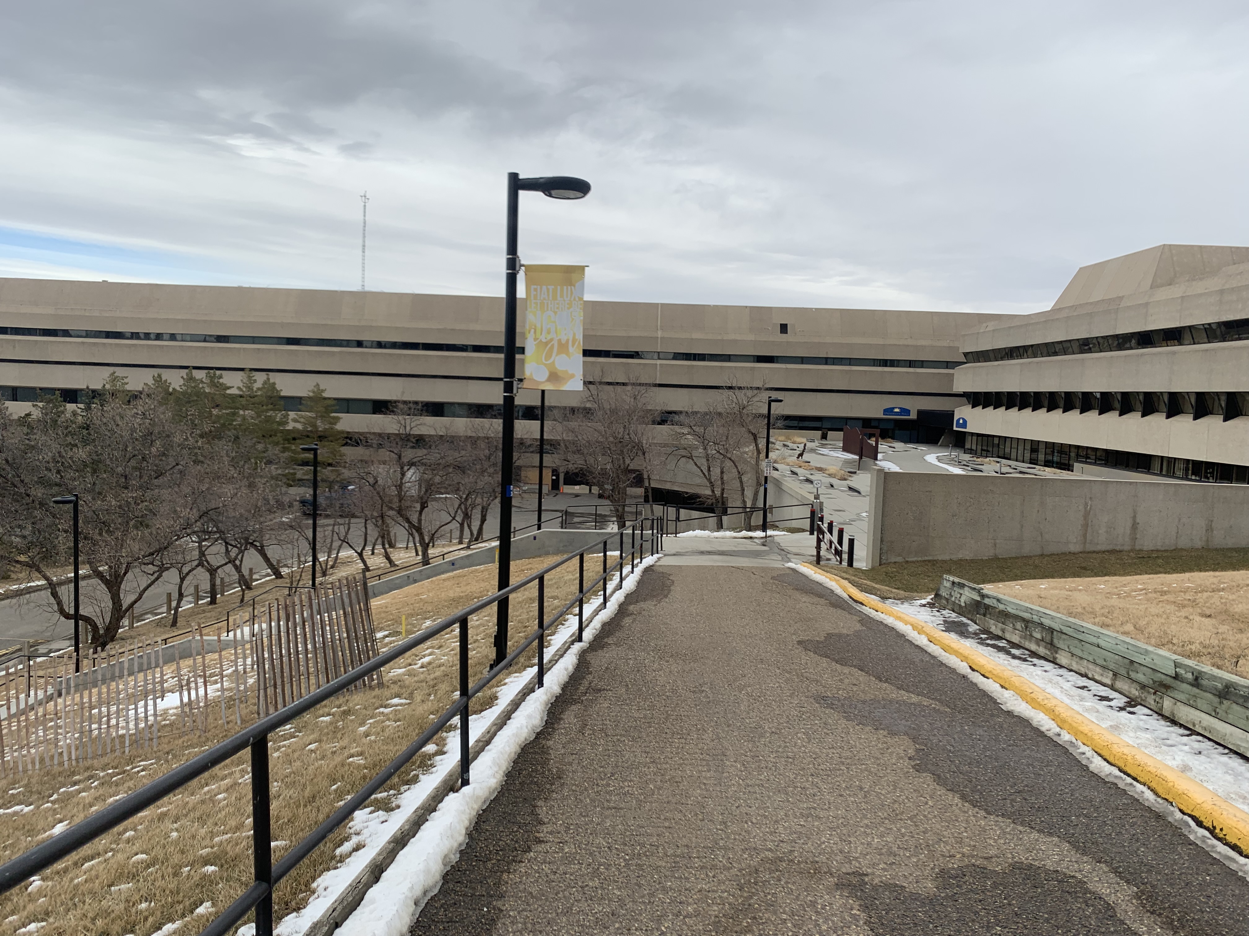  p data-id="gnwr7f9w7g">莱斯布里奇大学(university of lethbridge)