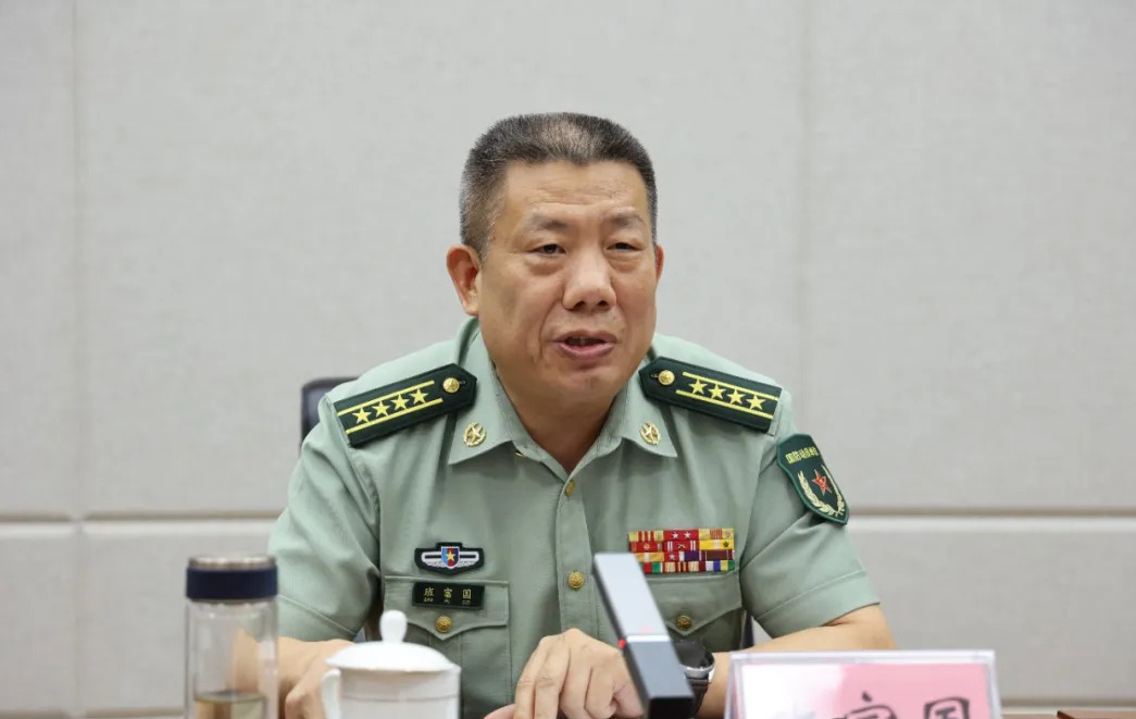  /p> p data-id="ugellb5vwrio">现任广西桂林市委常委,桂林警备区