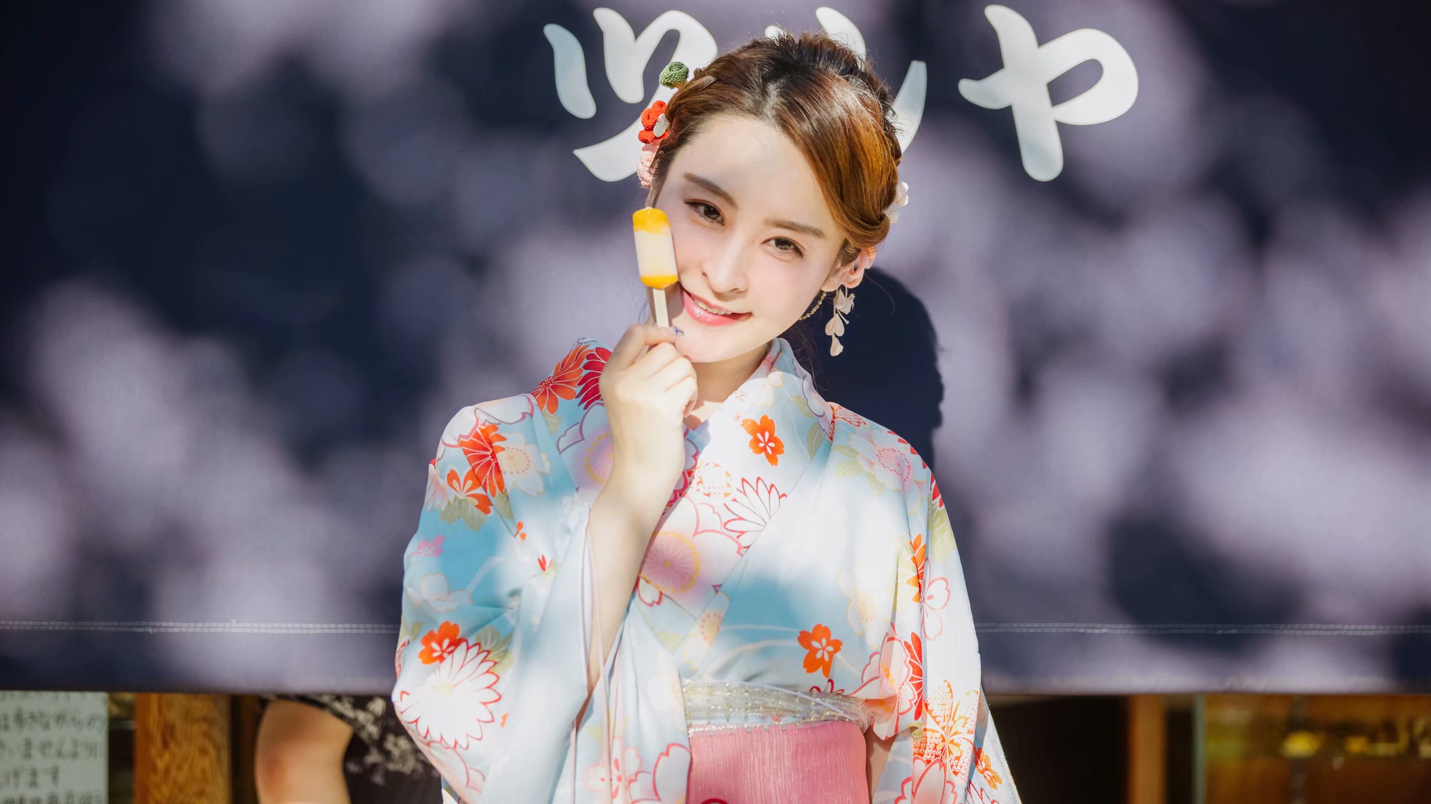 data-id="gnx017m2p4">杨光,女,生于黑龙江省哈尔滨市,著名模特,主持