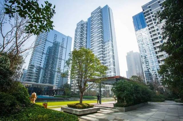  p>建业天筑是位于河南省 a target="_blank" href="/item/郑州市