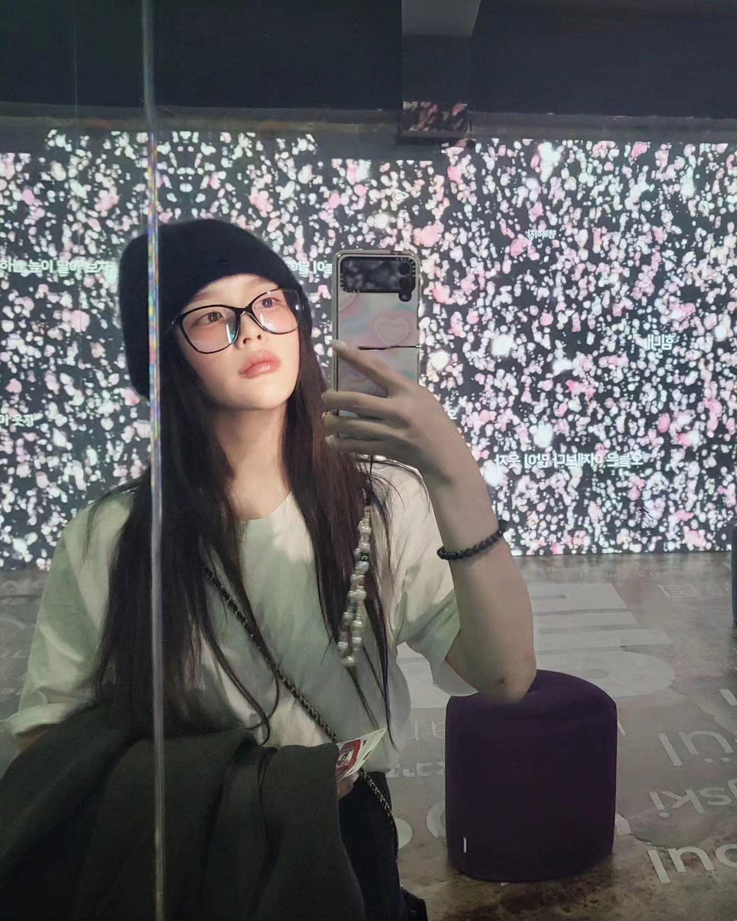  p data-id="gnco218m29">郑知晓 i>