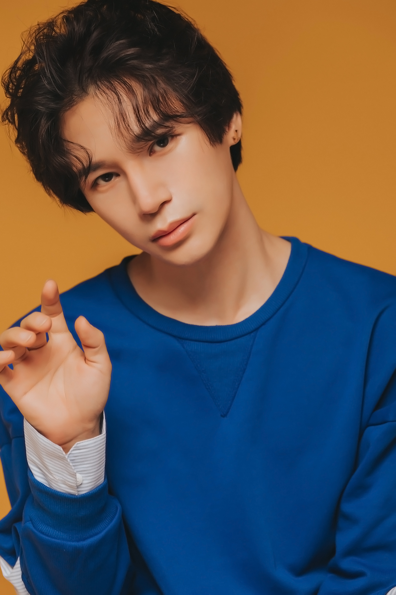  p>陈奕天(eachen),原名陈奕,曾用名陈旭天,陈一天,1997年4月20日出生