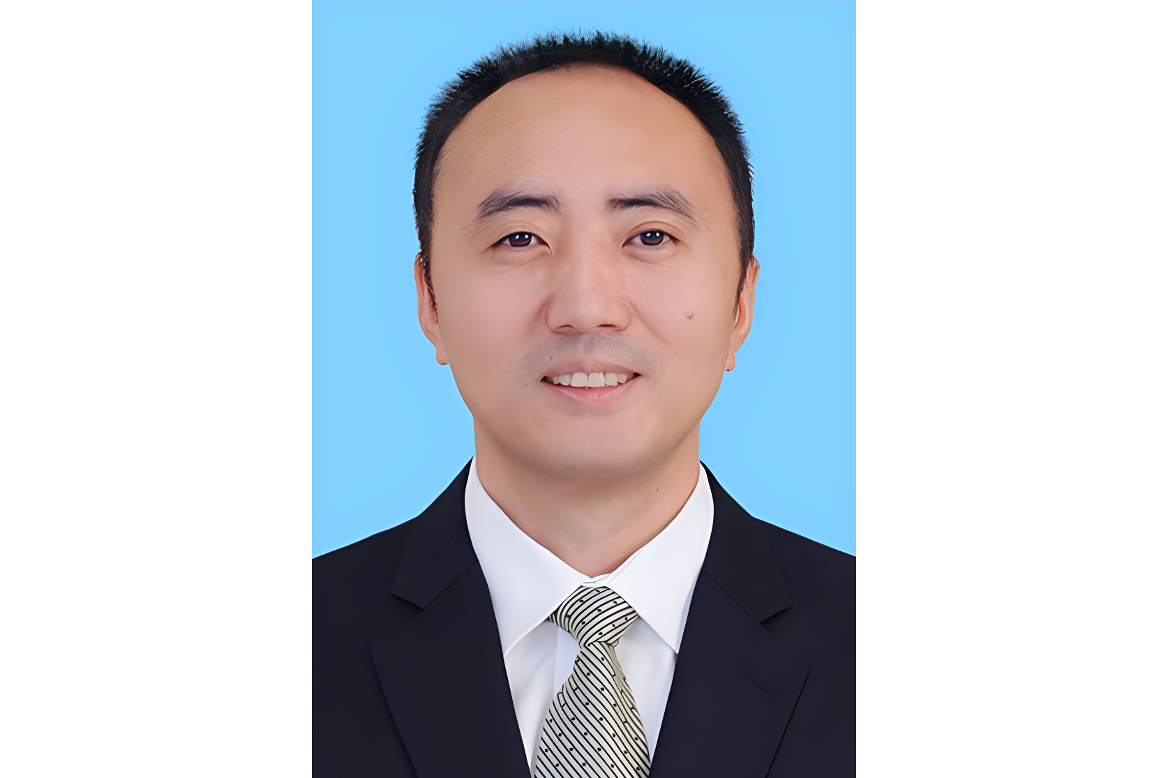  p data-id="smn9vwbku8fv">朱云,现任深圳市发展和改革委员会副主任.