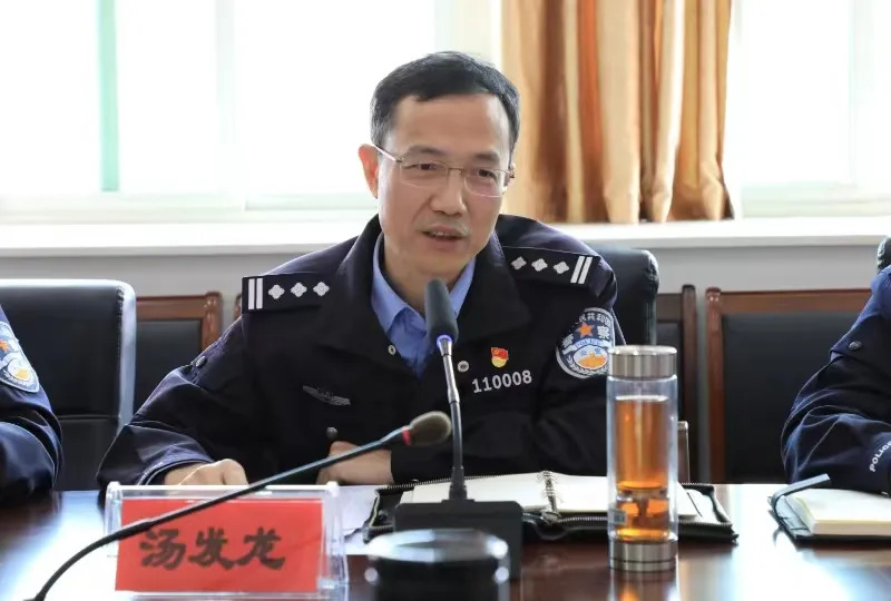 data-id="ubfqvfmskizd">曾任黎川县人民政府副县长,公安局局长