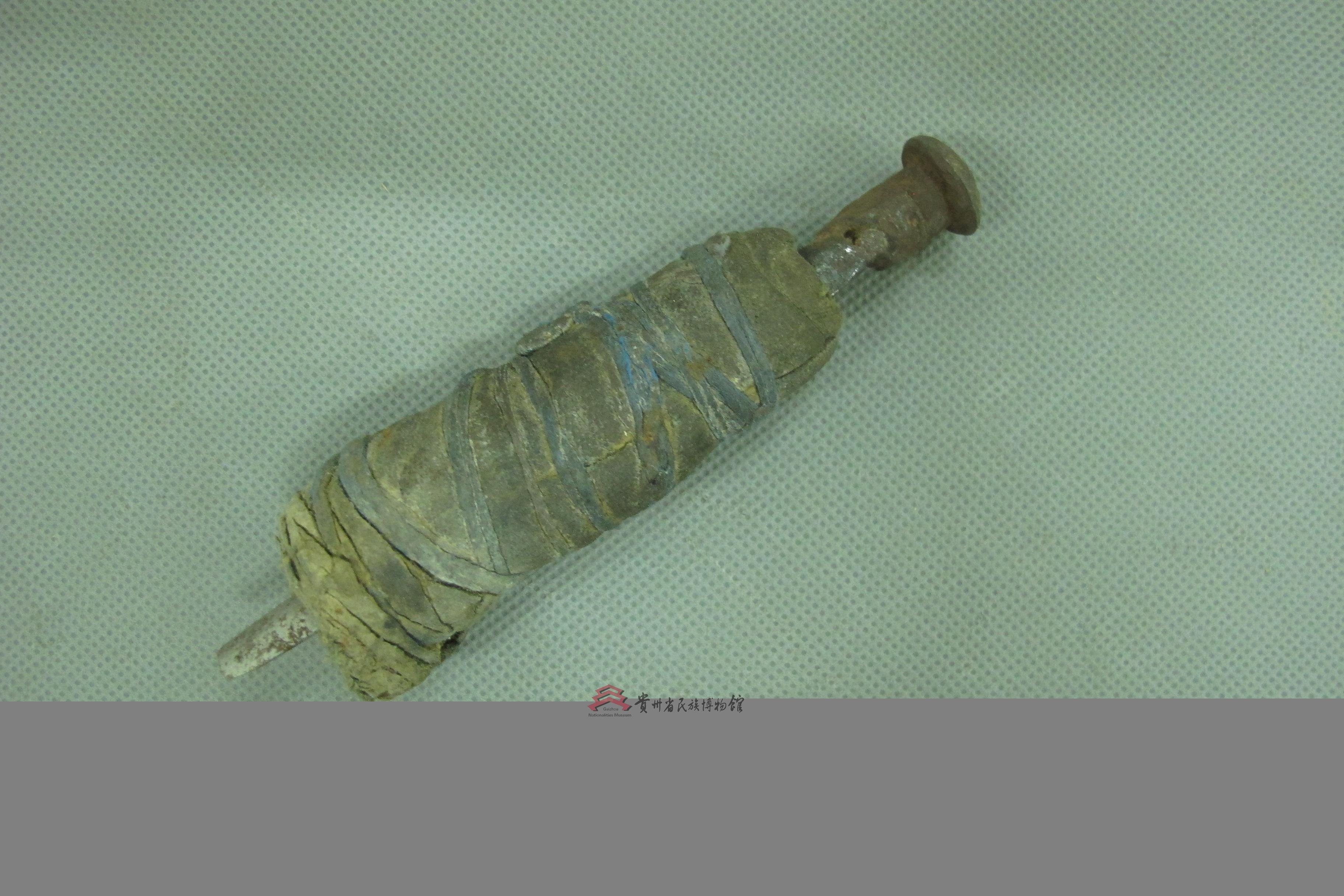 当代荔波布依族纸钱加工工具环錾