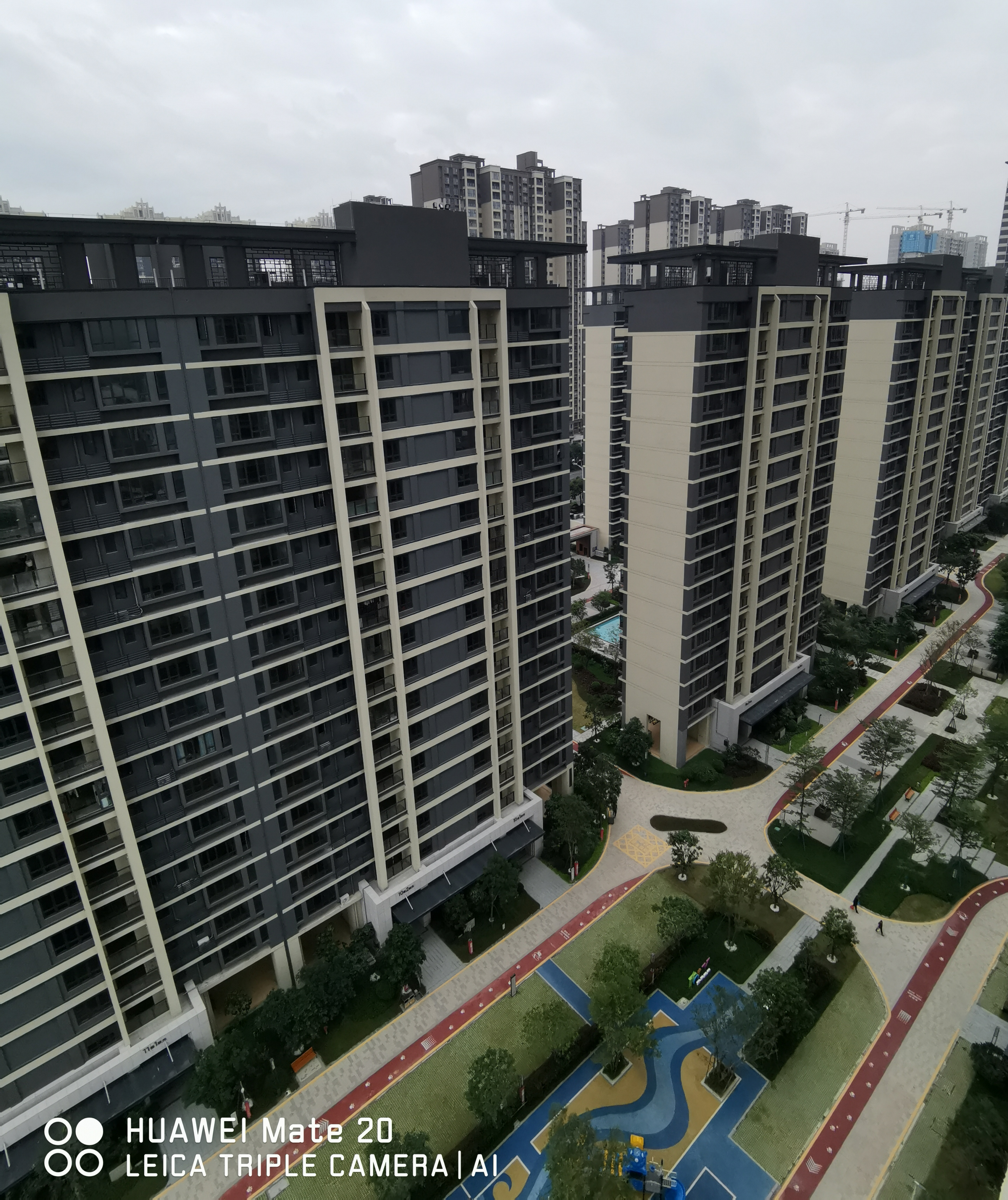 保利玥府项目位于佛山市高明区新江路西江新城体育 旁,定位为未来