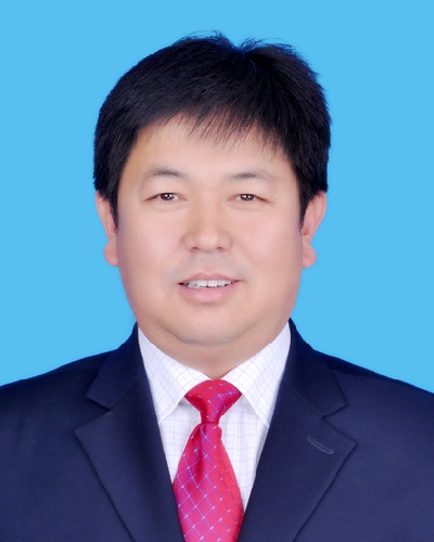 苏雅拉图,男,蒙古族,1968年10月出生,内蒙古自治区鄂尔多斯市乌审旗人