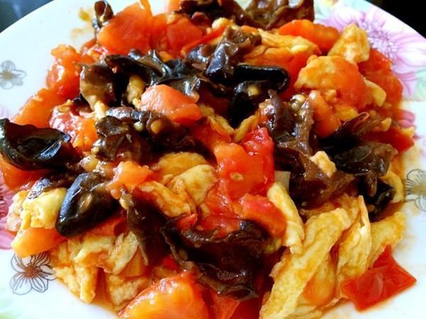 番茄木耳炒鸡蛋