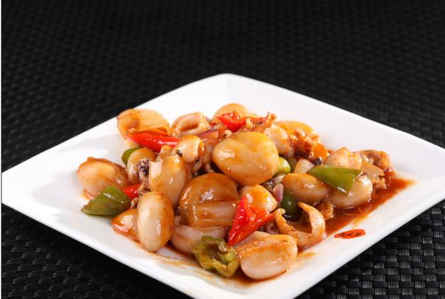  p>洋葱炒墨鱼仔是一道菜品,主料为 a target="_blank" href="/item