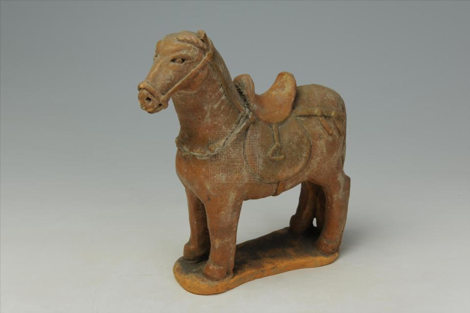 宋褐釉陶马