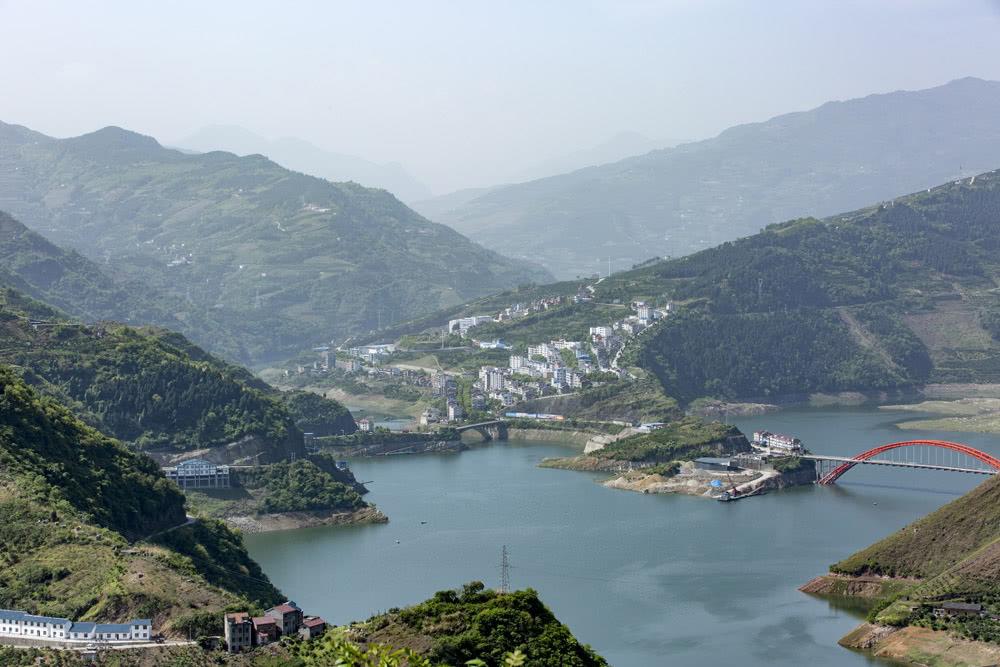  p data-id="gnbxd24f5j">沙镇溪镇,隶属于湖北省宜昌市秭归县,地处 a