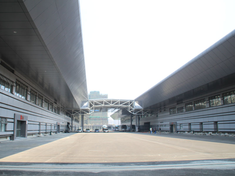  p>昆山国际会展中心由上海华敏置业(集团)有限公司承建,昆山华敏国际