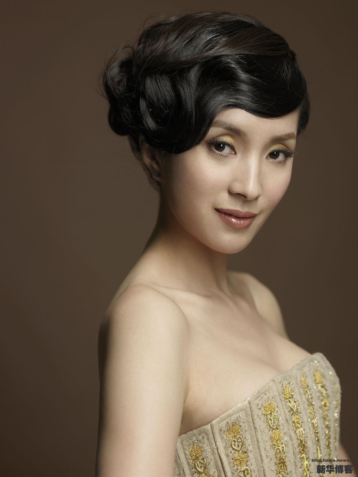  p data-id="gocuyug1fm">汤灿,1975年6月12日出生于中国湖南省株洲市