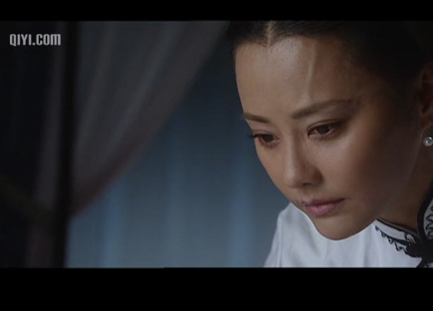  p>《牌坊下的女人》是由江苏浪淘沙影业有限公司投资拍摄,陈伟详执导