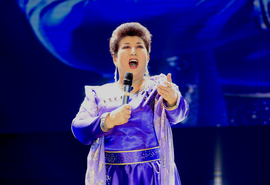  p>德德玛,中国蒙古族女中音歌唱家.1947年出生在内蒙古额济纳旗.