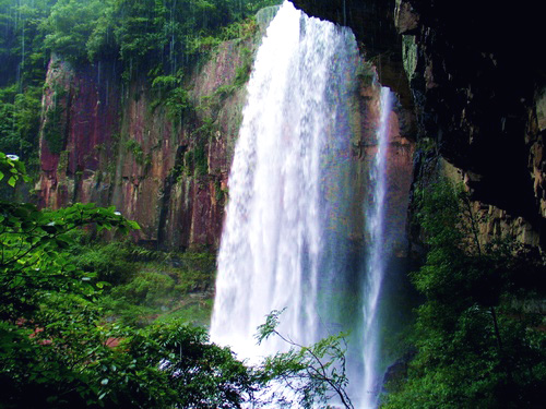  p>水帘洞 a target="_blank" href="/item/瀑布/30636" data-lemmaid