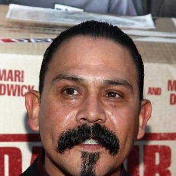 约翰·史密斯配音-鲁伯特·弗兰德饰代号47编辑播报演职员表一所