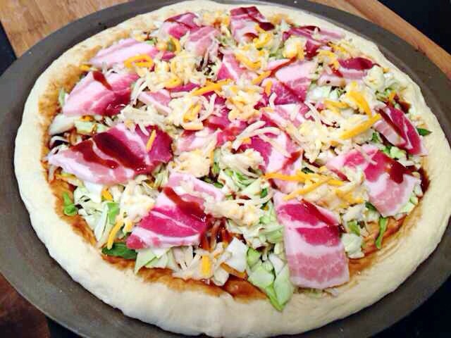  p>柴鱼花烧肉披萨是以猪五花,柴鱼片为主料的菜品. /p>