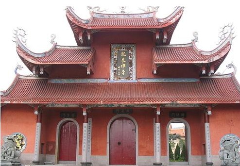  p data-id="go153u2eie">龙泉寺位于福建省长乐市鹤上镇,历经多次