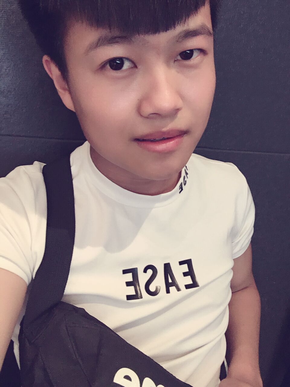  p>《爱上一匹野马》,是mc魏小然演唱的一首另类喊麦,丰富的情感表达