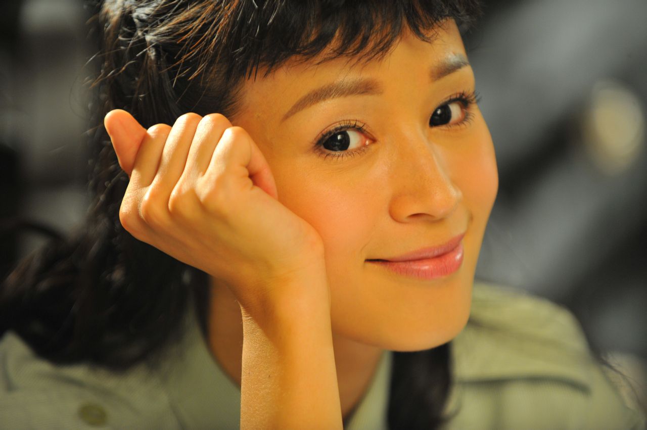 于浙江省金华市浦江县,毕业于浙江省艺术学院越剧表演班,中国女演员