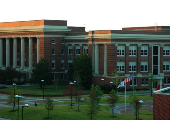  p>孟菲斯大学位于 a target="_blank" href="/item/美国田纳西州