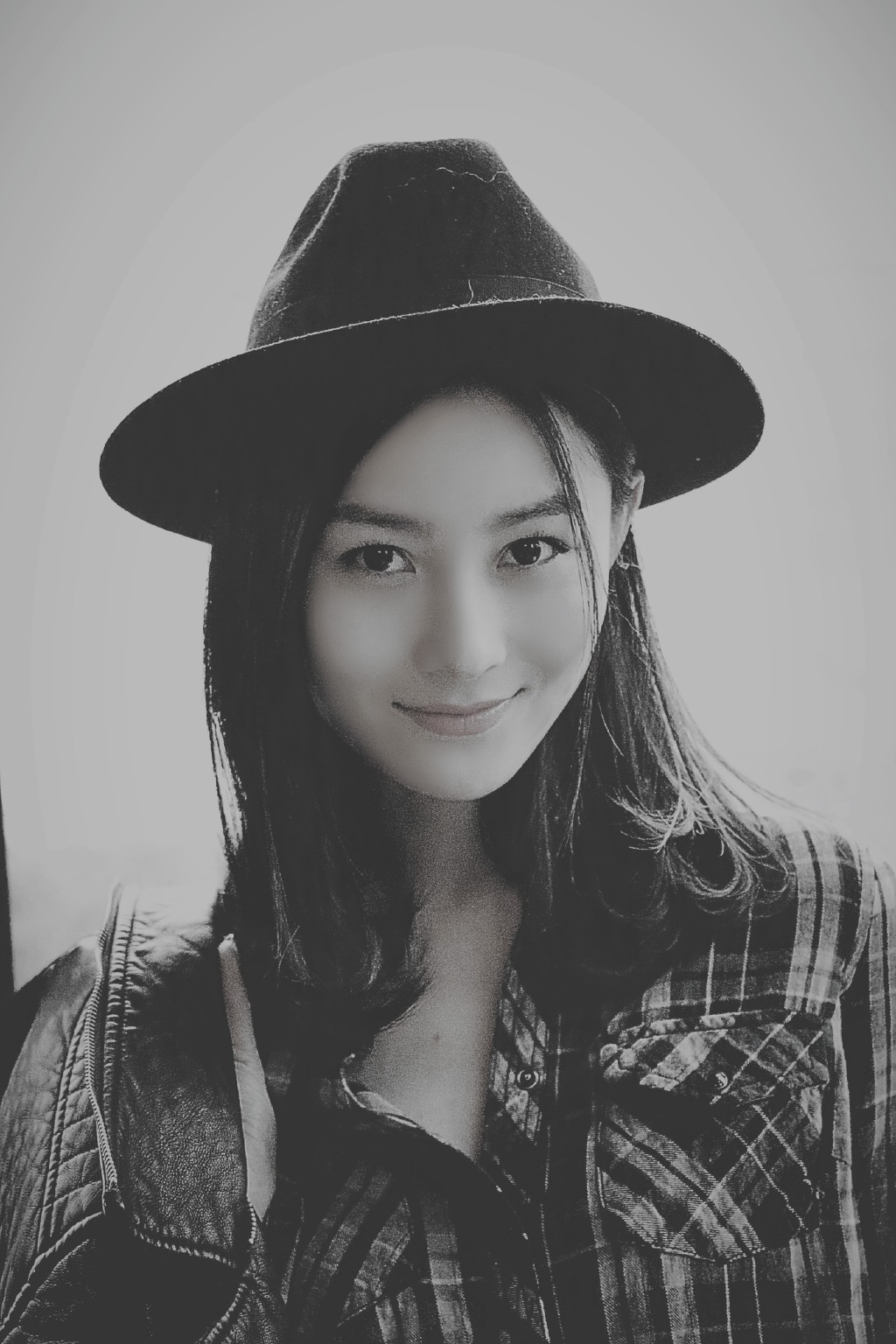 原名张娜,1990年6月22日出生于湖北省武汉市,中国内地女演员,毕业于 a