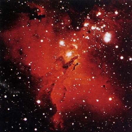  p>巨蛇座(serpens)是全天88个星座中唯一被分成两个部分的 a target=