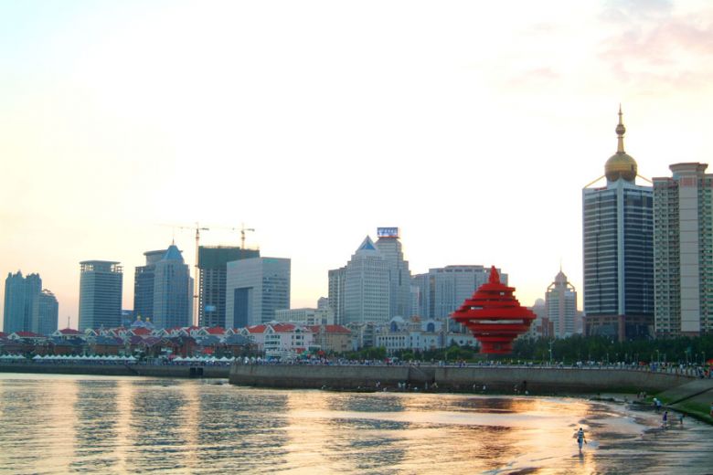 东海路雕塑一条街