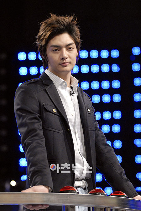  p>金俊(kim jun),本名金炯俊,1984年2月3日