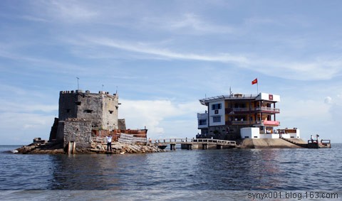  a href="#" data-lemmaid="820183">尹庆群礁 /a>附近的一座珊瑚环礁