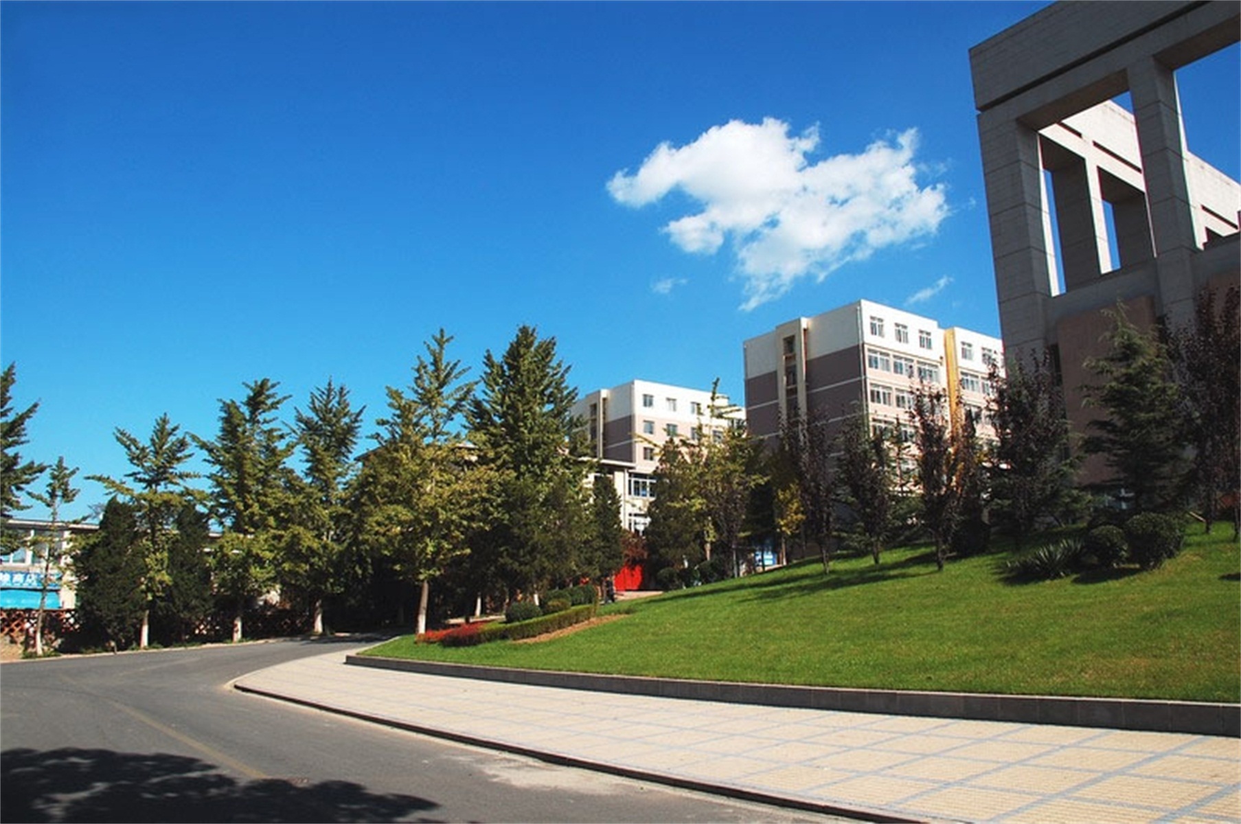  p>大连工业大学(dalian polytechnic university)位于辽宁省大连市